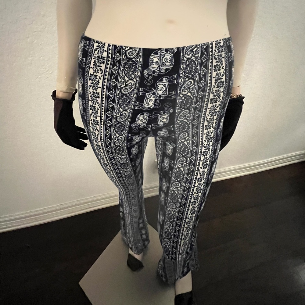 Buttery soft stretchy discreet flared cut pants. Yoga pants elastic band fit.